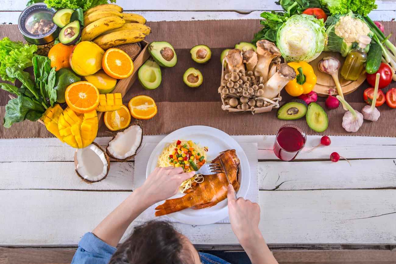Combinaciones inteligentes para aprovechar mejor los alimentos. Elecciones adecuadas que favorecen la absorción de nutrientes importantes
para la salud. 