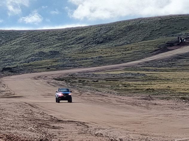Ruta provincial 28, o Camino de Los Gigantes, entre Tanti (Punilla) y Taniunga (Traslasierra). Actualmente se está asfaltando por etapas. 