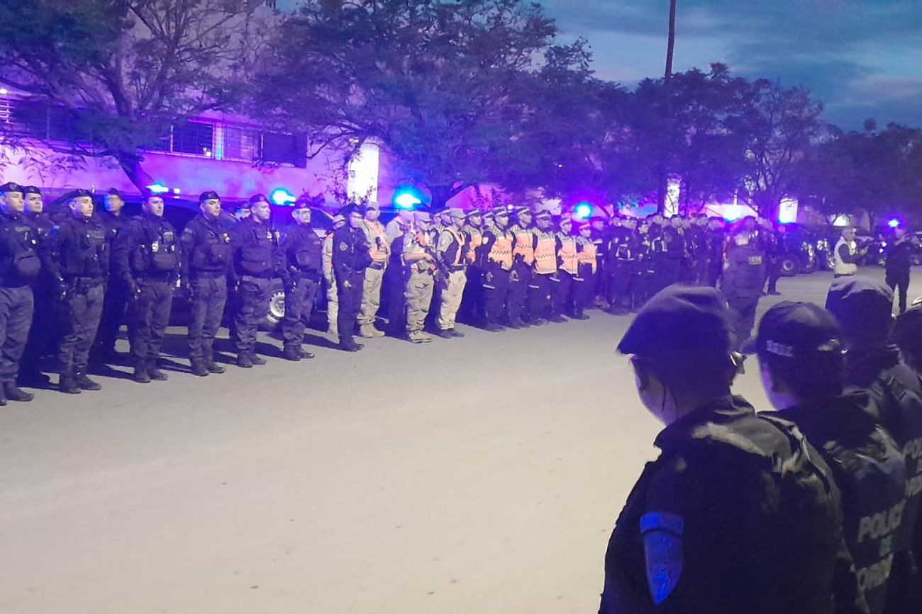 Más de 100 detenidos y 3.000 vehículos controlados en un amplio despliegue policial en la provincia.