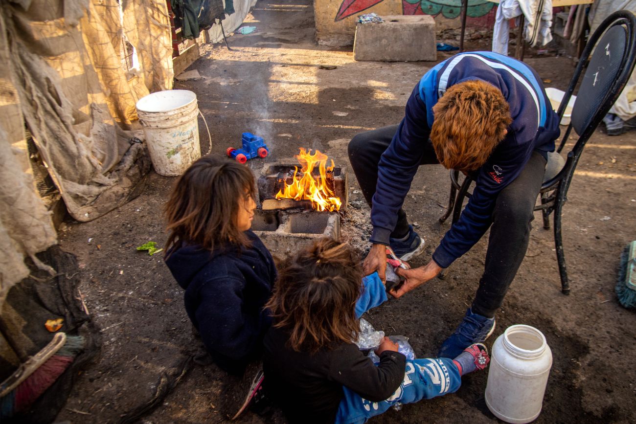Según el Observatorio de la Deuda Social de la UCA, el 60% de los niños vive en hogares pobres en la Argentina.