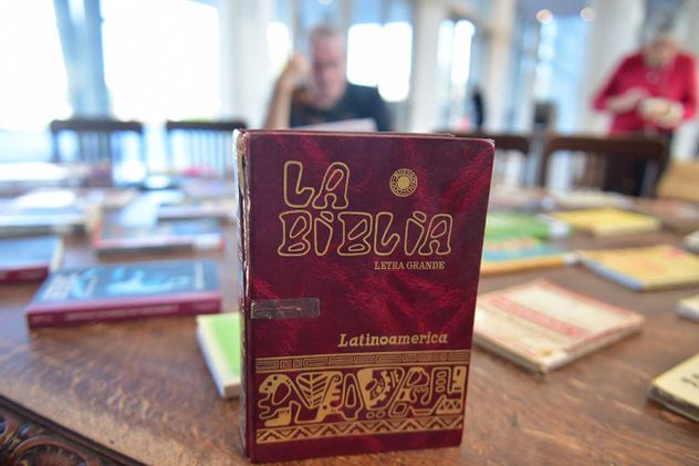La Biblioteca Provincial de la Maestra y el Maestro se traslada al Concejo Deliberante con libros prohibidos durante la dictadura. 