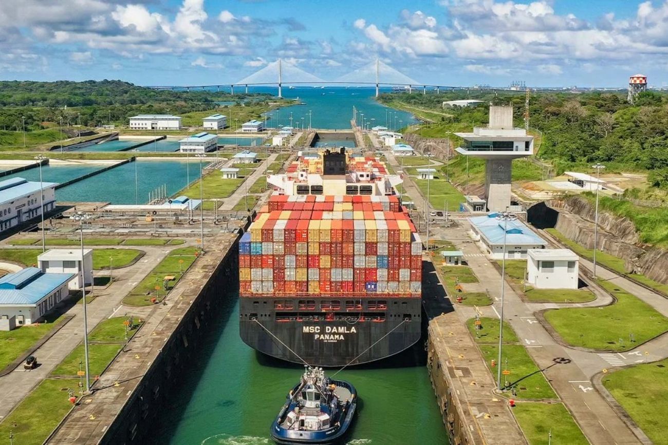 Empresas pagan hasta U$S 4 millones para cruzar el Canal de Panamá y evitar el Estrecho de Ormuz