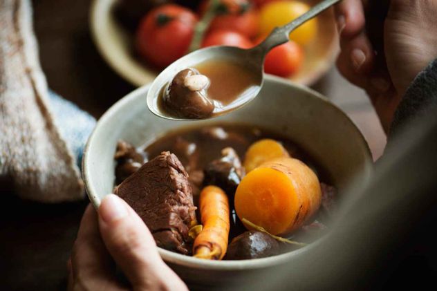 Mitos y verdades sobre el locro, el plato más argentino y tradicional. 