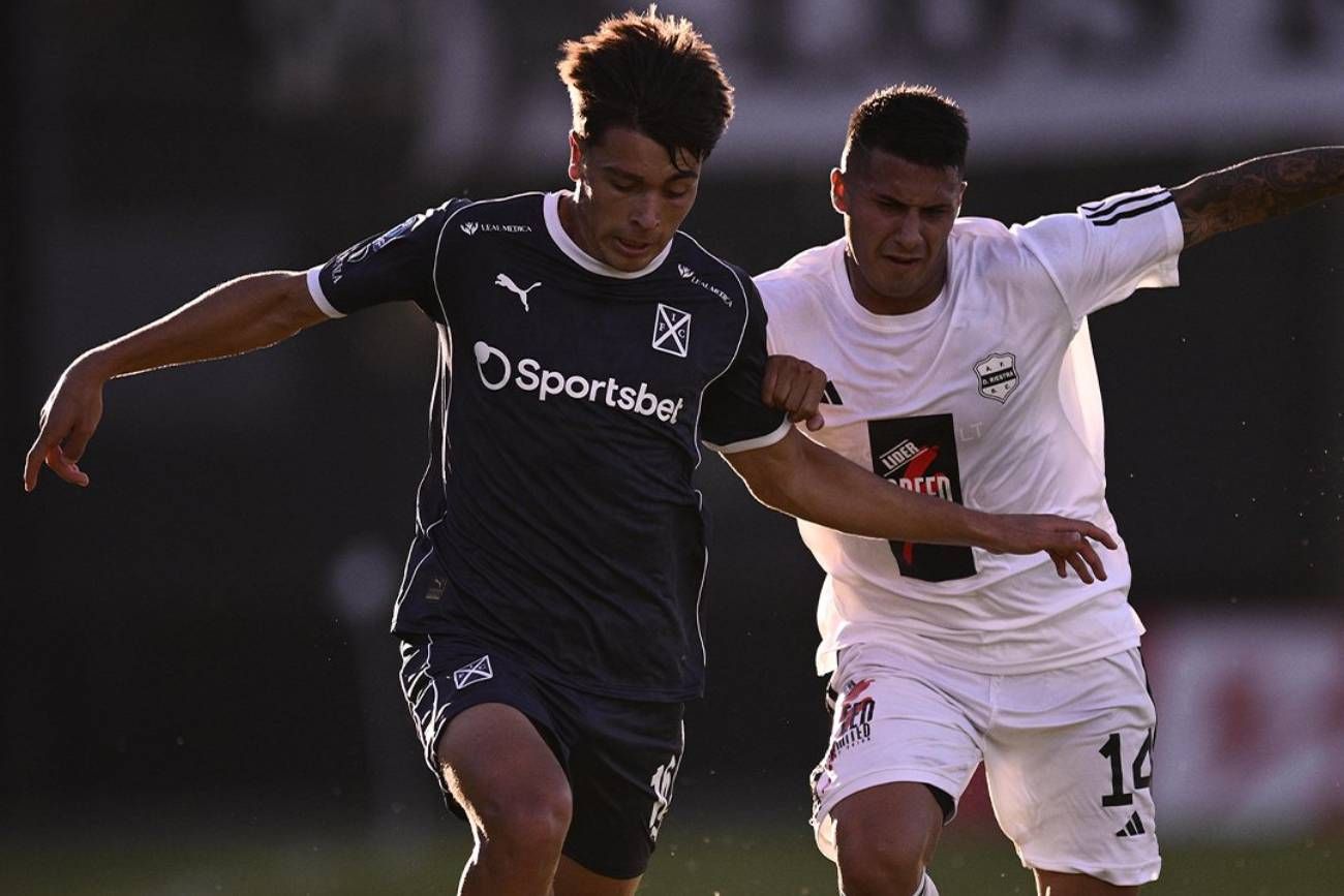 Riestra dio el golpe ante Independiente.