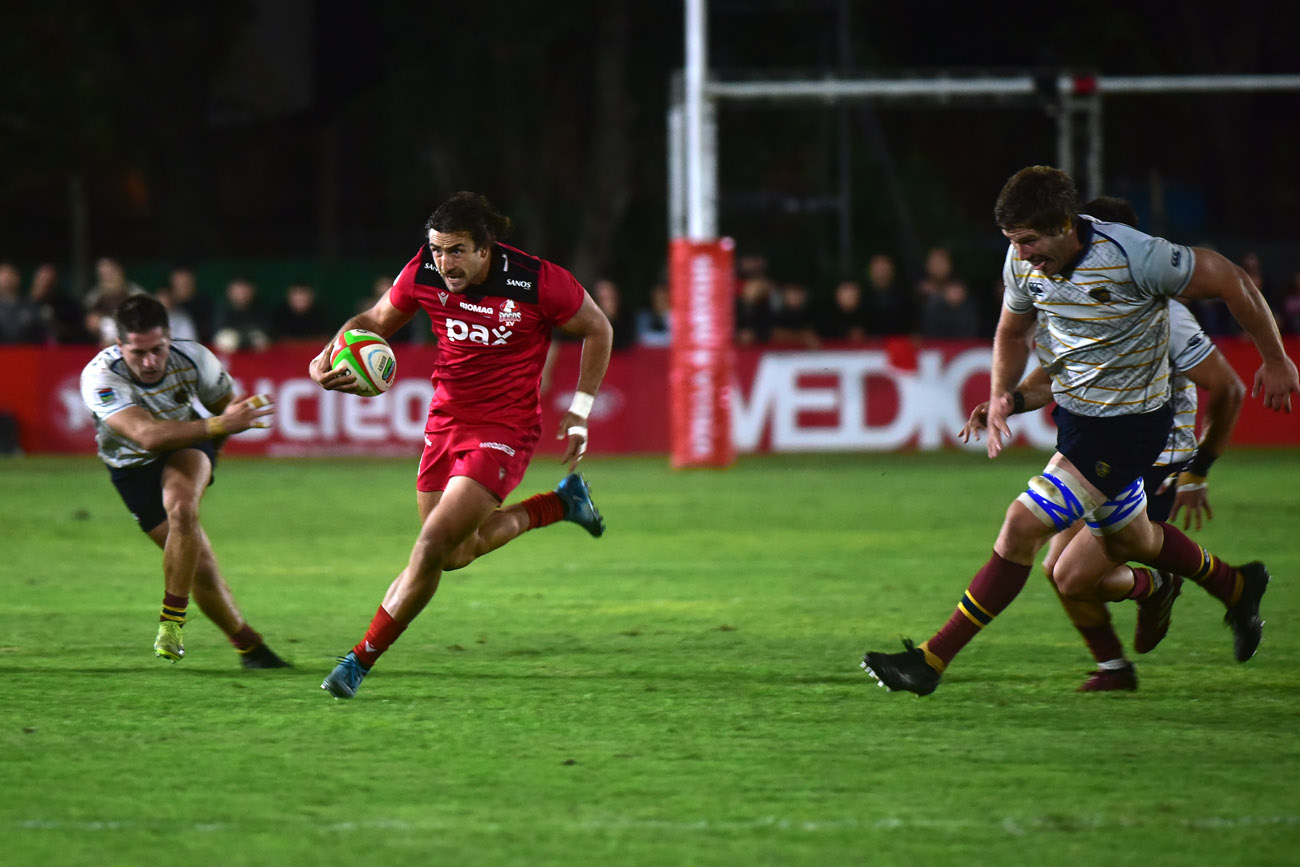 Dogos XV frente a Pampas en la final del Súper Rugby Américas.