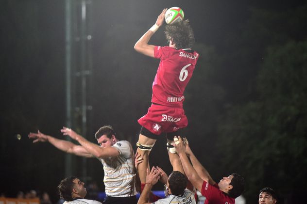 Dogos XV se quedó con el clásico ante Pampas por la novena fecha del Súper Rugby Américas. 