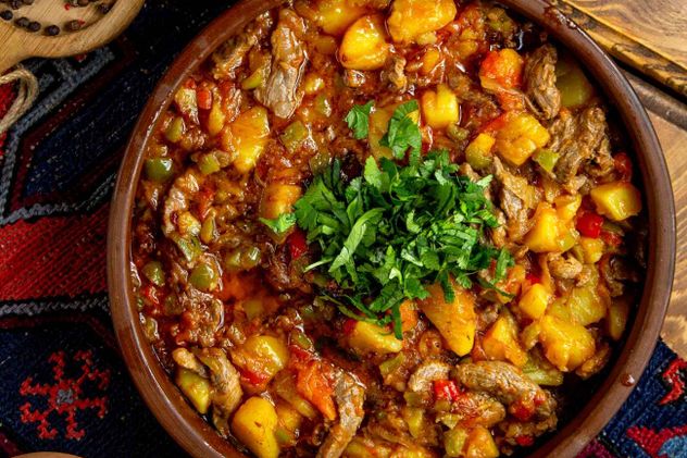Mitos y verdades sobre el locro, el plato más argentino y tradicional. 