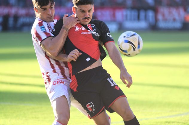 Instituto visitó a Newell's por la fecha 16 del Torneo Apertura.