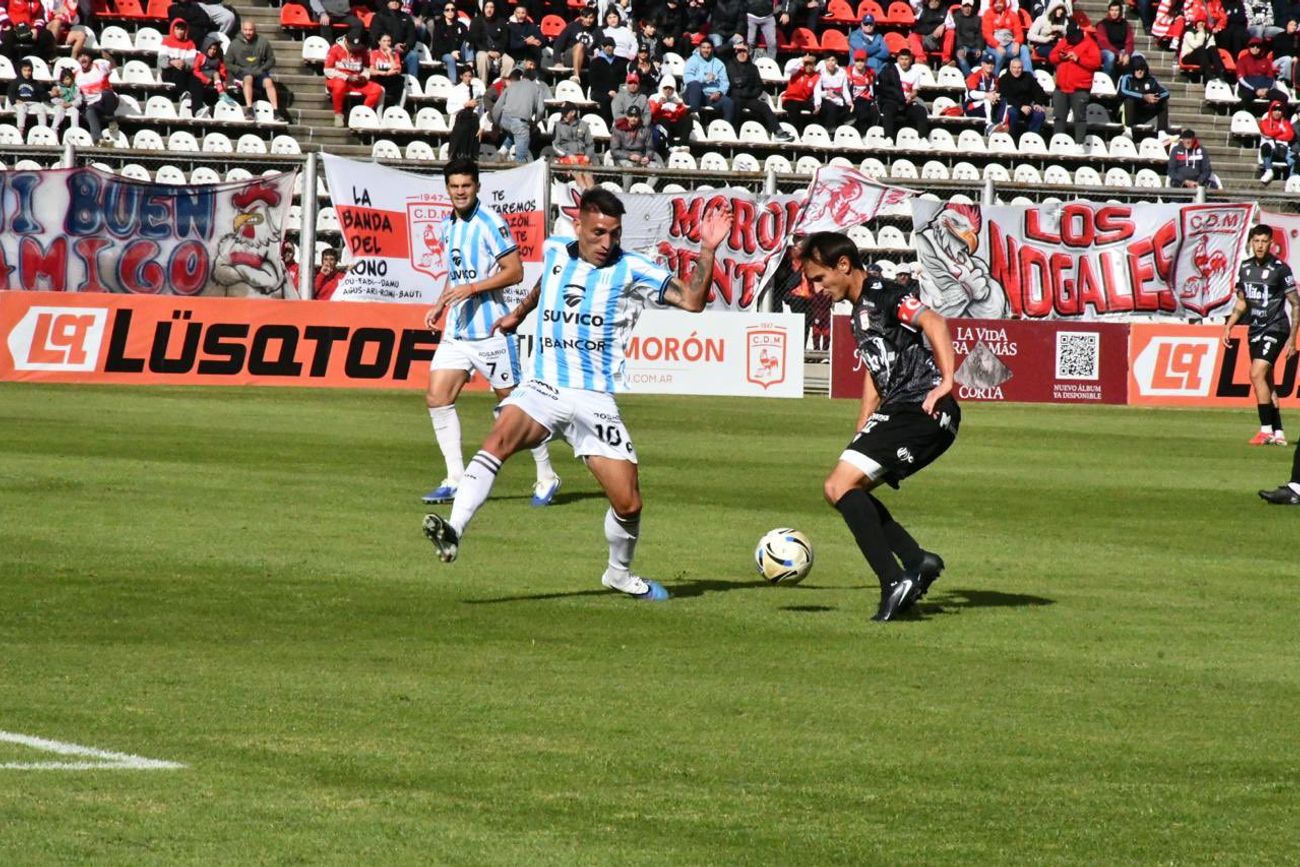 Racing visitó a Deportivo Morón por la Primera Nacional. 