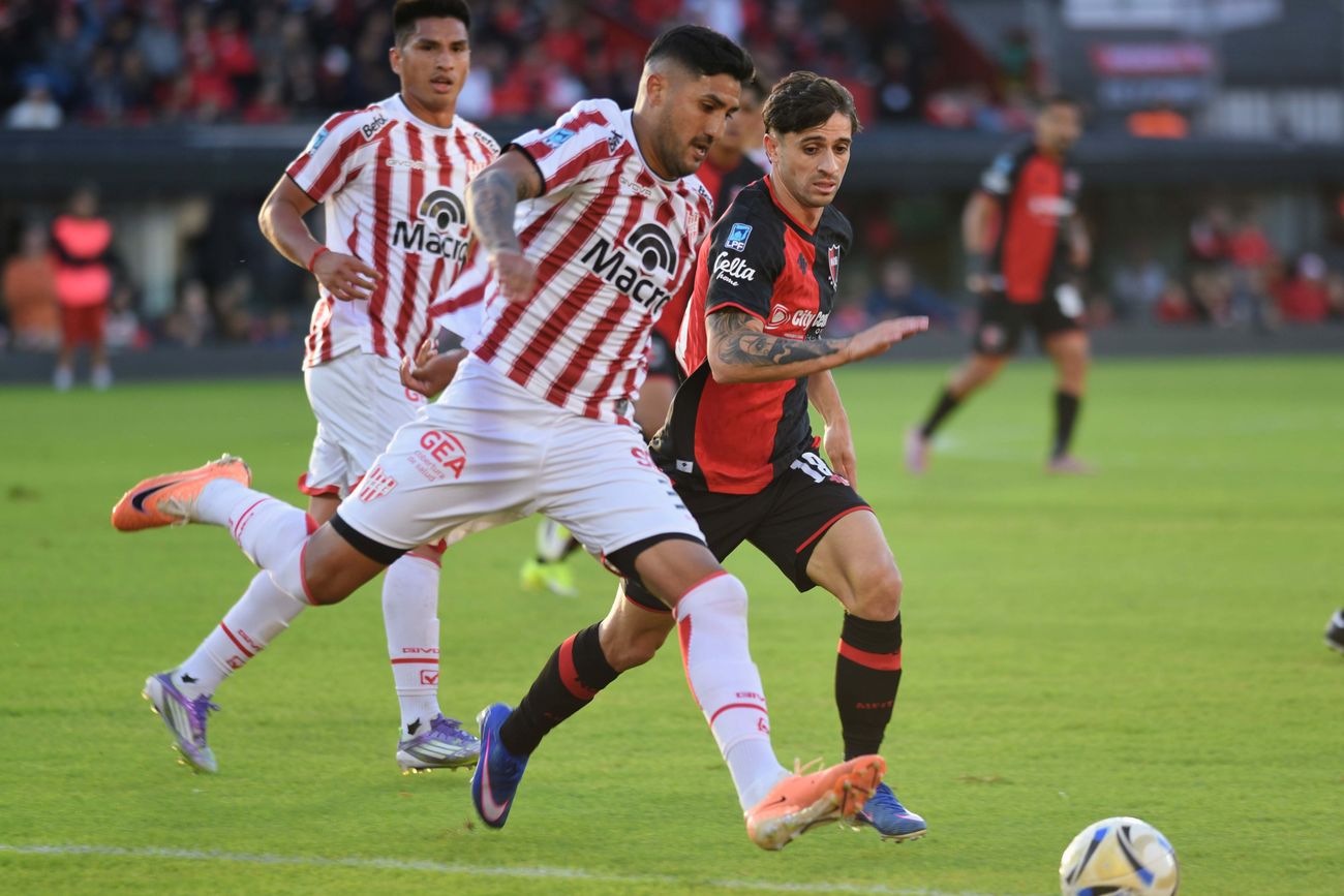 Diego Sosa, en el partido que Instituto empató ante Newell's. 