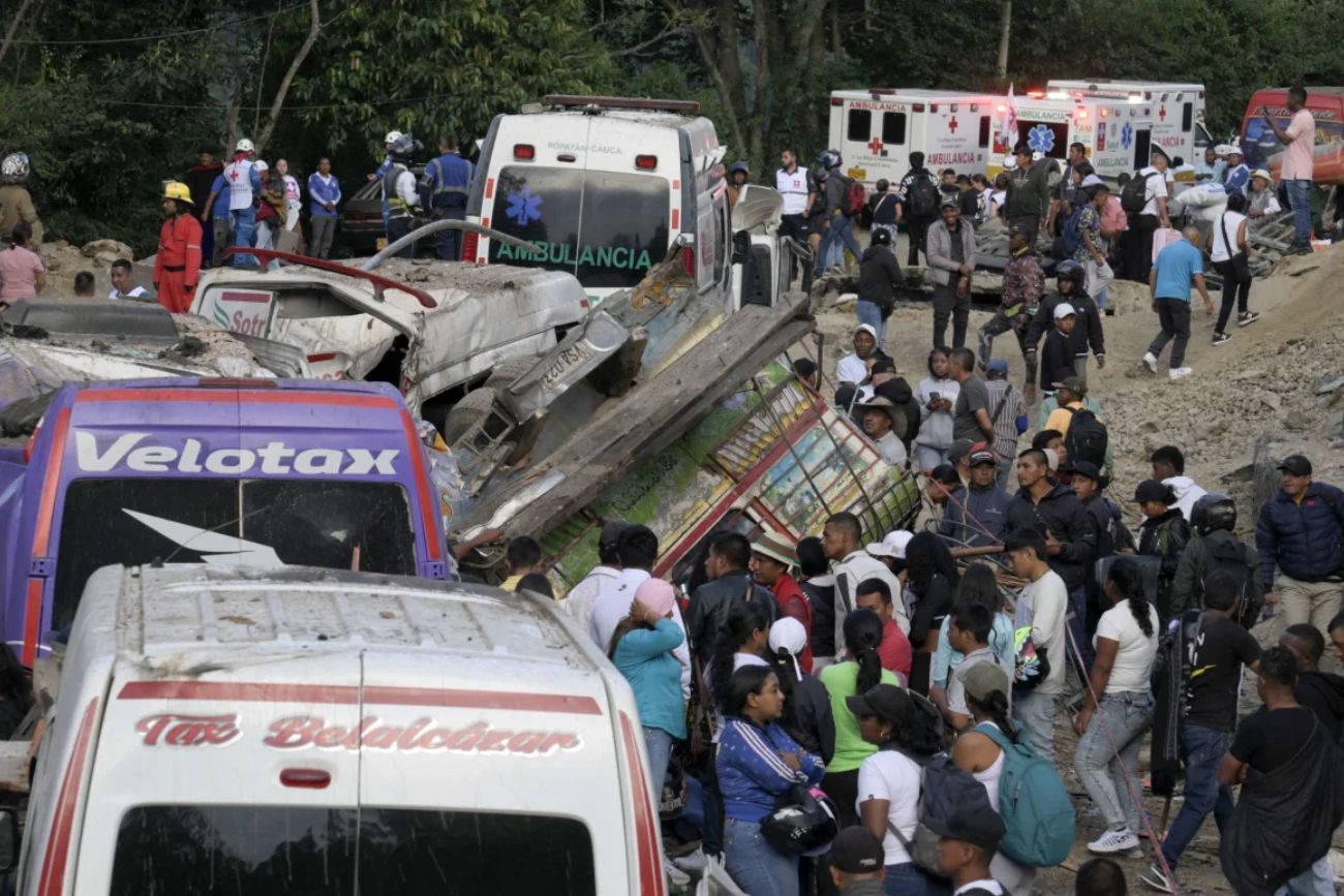 Colombia: un ataque con explosivos dejó 19 muertos y decenas de heridos