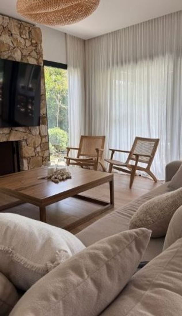 Cómo es el living de Noelia Marzol y por qué marca tendencia en decoración.
