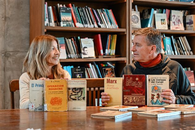 La Biblioteca Provincial de la Maestra y el Maestro se traslada al Concejo Deliberante con libros prohibidos durante la dictadura. 