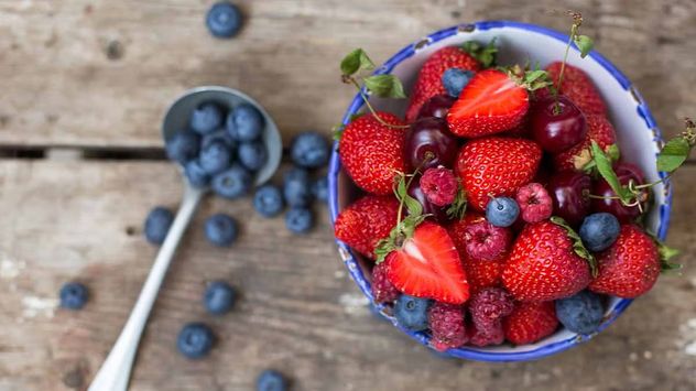 Los alimentos que ayudan a prevenir el cáncer, según un experto de Harvard.