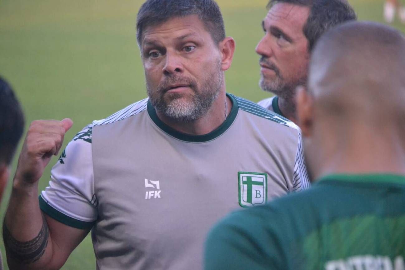 Sergio Maza renunció a su cargo de director técnico de Sportivo Belgrano.