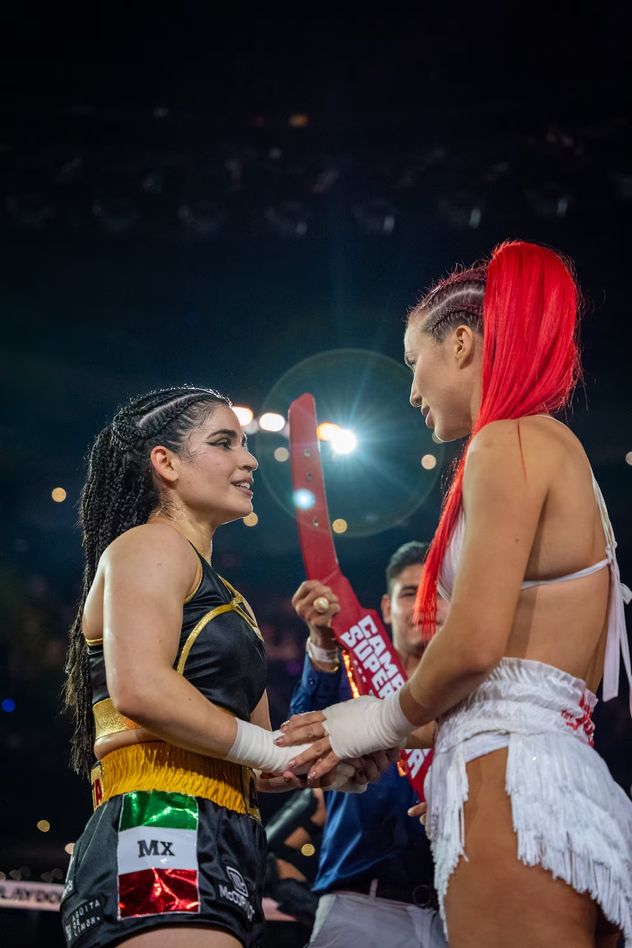 Flor Vigna y Alana Flores luego de la pelea.