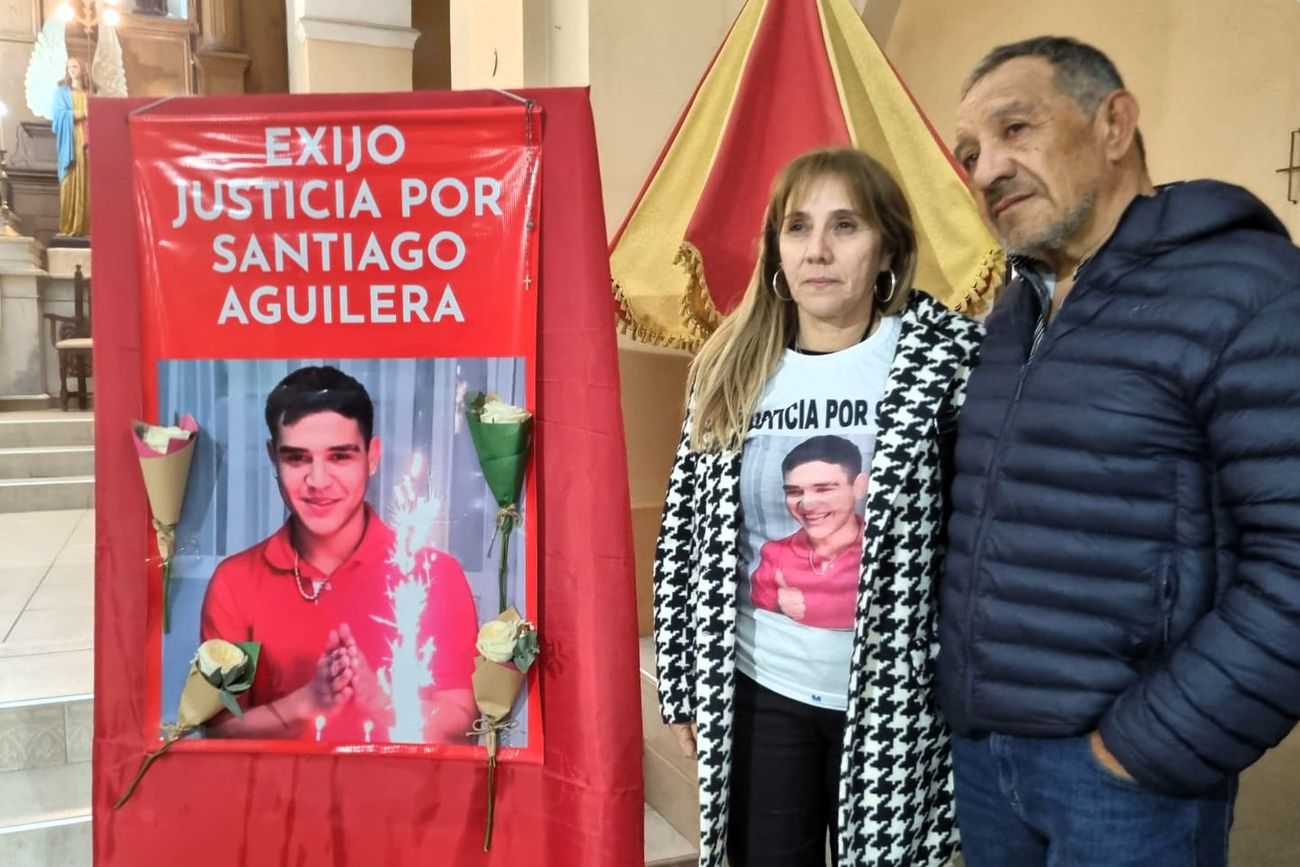 Padres. Los padres de Santiago Aguilera vienen reclamando justicia desde el momento en que se conoció el homicidio. (Archivo)