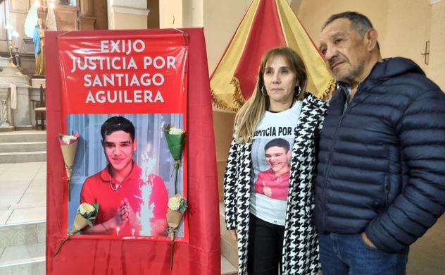 Padres. Los padres de Santiago Aguilera vienen reclamando justicia desde el momento en que se conoció el homicidio. (Archivo) 