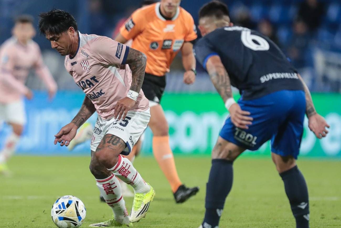 Vélez empató 2-2 ante Unión por la fecha 16 del Torneo Apertura.