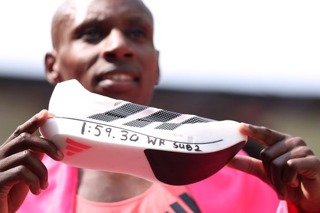 El keniano Sebastian Sawe, de 29 años, logró ganar el Maratón de Londres con un tiempo de 1h59m30s. (AP)