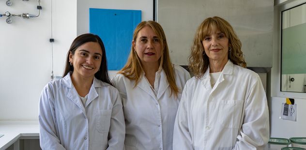 Marcela Rodríguez, Daiana Reartes y María Dolores Rubianes, científicas creadoras del detector de arsénico en agua. 