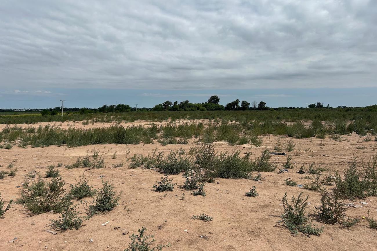 A comienzos de 2025, el Ministerio de Ambiente de la Provincia inició un proceso de cicatrización: agregado de tierra, compactación y parquización.