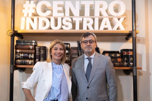 Sofía Vago, CEO de Accenture Argentina, y Martín Rappallini, presidente de la UIA. (Gentileza UIA)