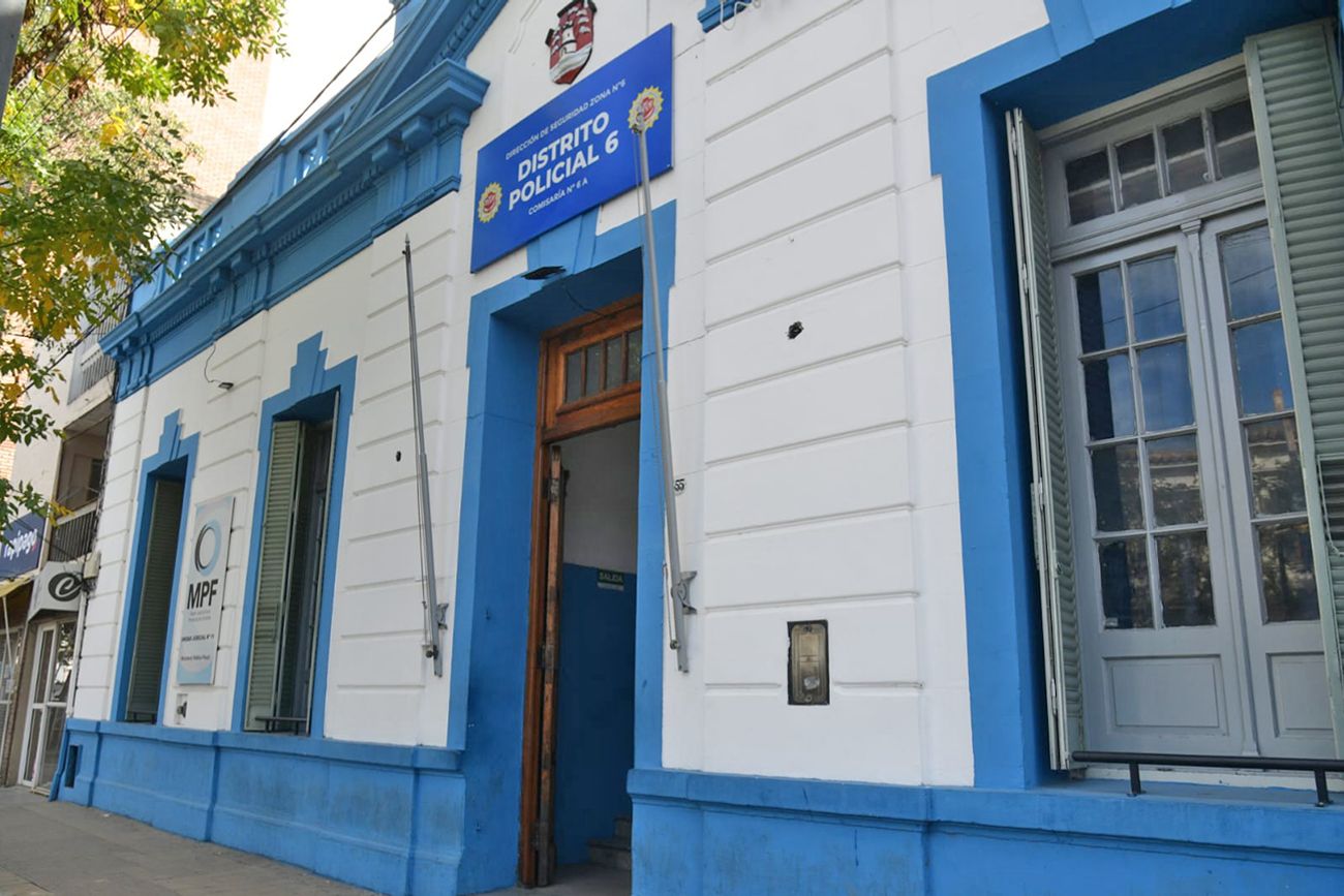 Comisaría Sexta en barrio General Paz, al este de la ciudad de Córdoba.