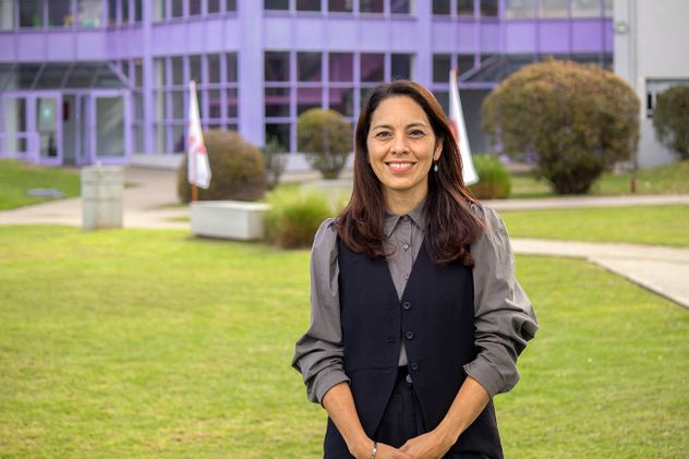 Magister Silvia Corvalán, la Secretaria de Posgrado de la UBP.
