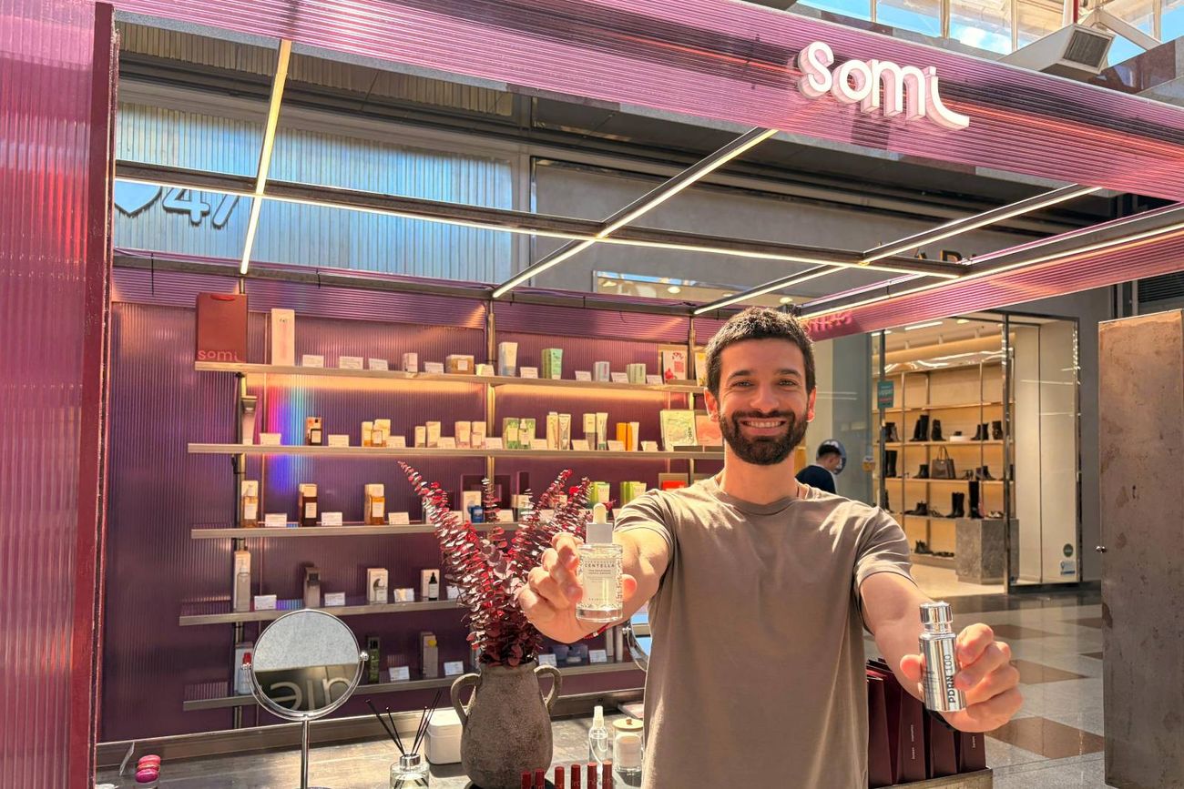 El emprendedor que aprovechó la apertura comercial para traer a Córdoba el furor de la cosmética coreana