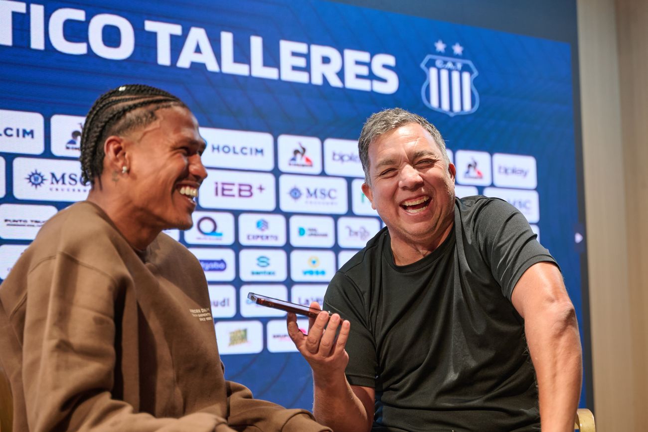 Rick, en el pódcast Mundo Albiazul. El delantero brasileño se sinceró con Hugo García sobre el presente de Talleres, su rendimiento individual calificado con un "7", la relación de exigencia y afecto con la hinchada más el apoyo fundamental que recibió de Carlos Tevez.