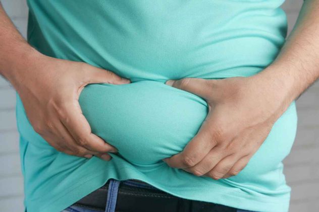 El exceso de peso abdominal, y no el IMC, es un predictor más fuerte del riesgo de insuficiencia cardíaca e inflamación. 
