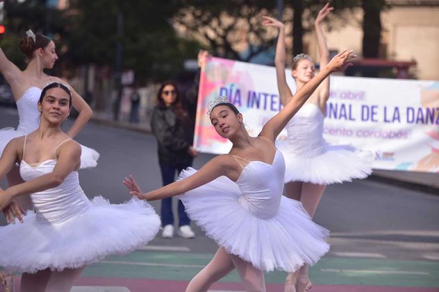 Día Internacional de la Danza, la Agencia Córdoba Cultura organiza intervenciones de baile en la vía pública.