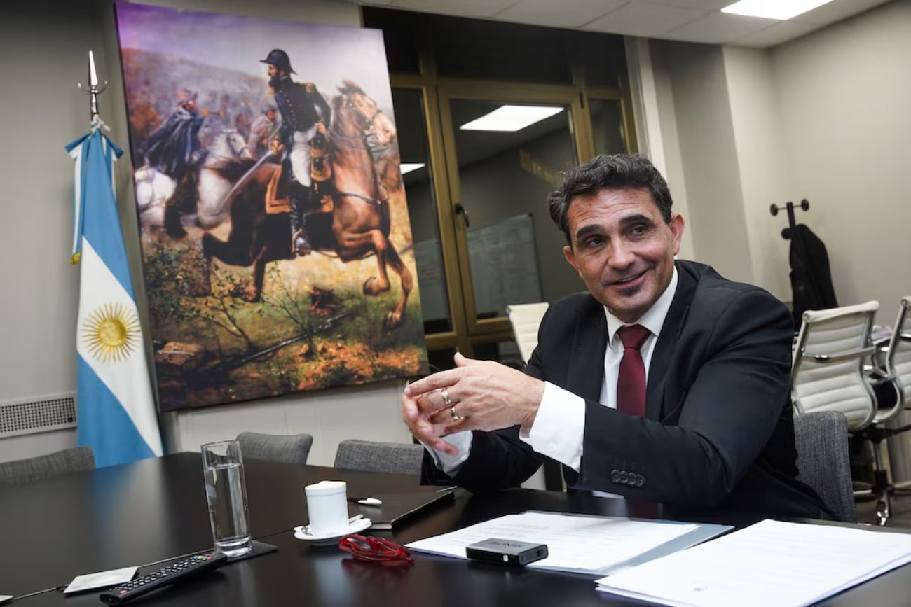 Diego Chaer conduce desde el Ministerio de Economía el plan oficial para retirar al Estado de toda actividad productiva 