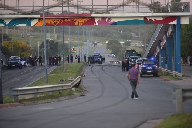 Operativo Policial en Barrio Bajo Pueyrredón por los disturbios por la muerte de Tomas Orihuela. 