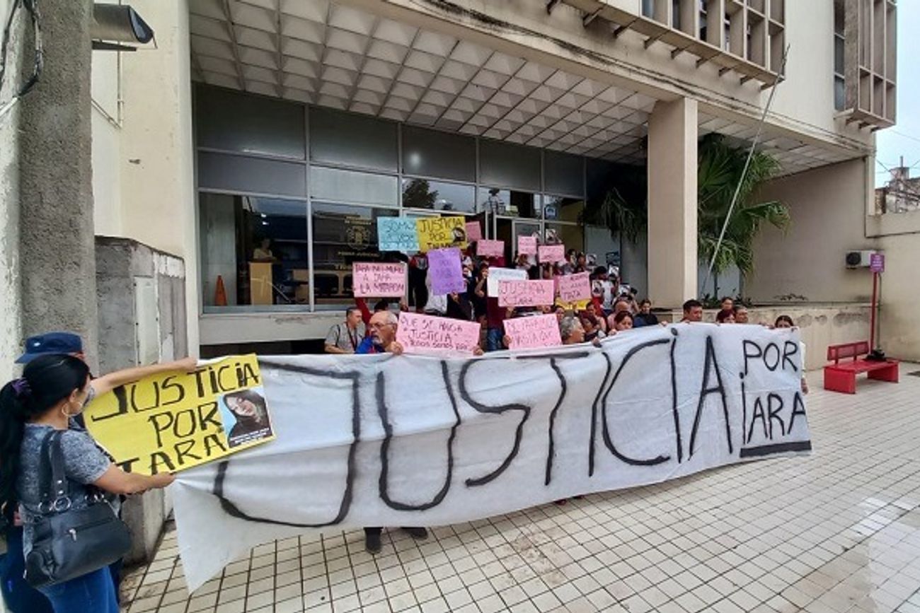 Villa María. Un reclamo de familiares de la niña fallecida frente a tribunales. 