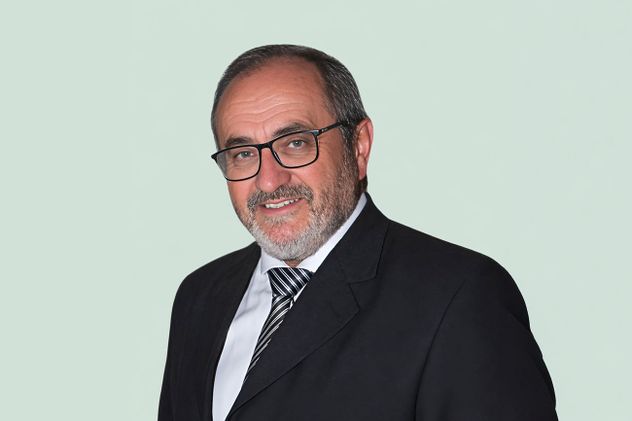 Carlos Arnaudo, profesor titular de Geotecnia III-UCC, MP 2144.