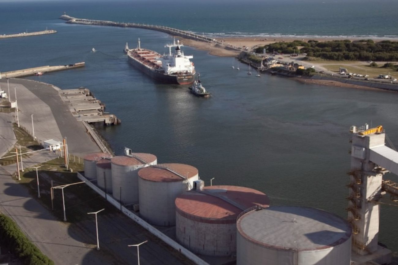 PODERÍO. Las exportaciones agropecuarias siguen liderando la generación de dólares en el país, aunque su derrame está condicionado.