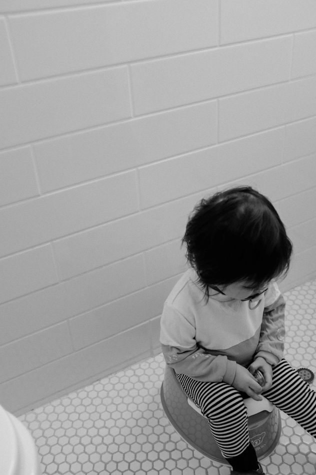 El estreñimiento infantil es mucho más frecuente de lo que parece y, sin embargo, sigue rodeado de mitos.