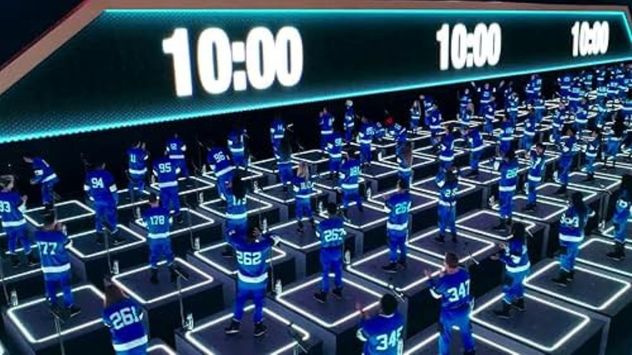 Los Beast Games convocan a miles de participantes de todo el mundo que compiten por premios millonarios en desafíos extremos creados por MrBeast.