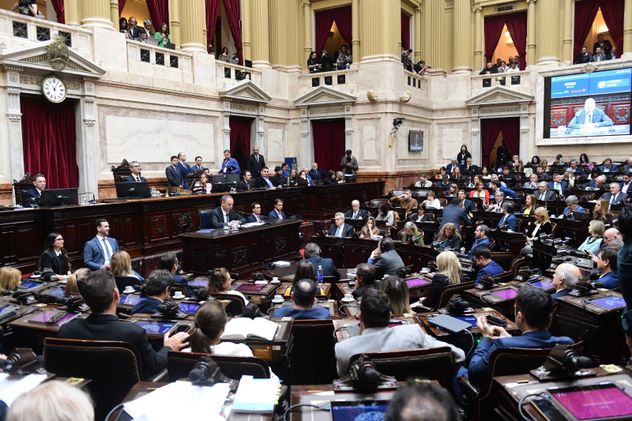 El jefe de Gabinete, Manuel Adorni, en la sesión informativa de la Cámara de Diputados