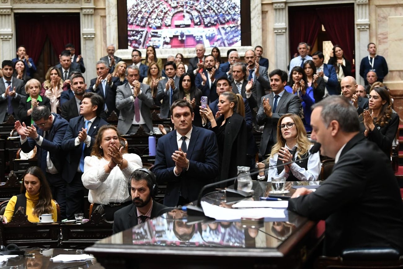 El jefe de Gabinete, Manuel Adorni, en la sesión informativa de la Cámara de Diputados