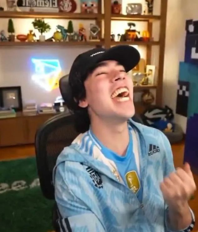 Spreen completó el álbum del Mundial 2026 en vivo: cuánto gastó y cuál fue la figurita más difícil.