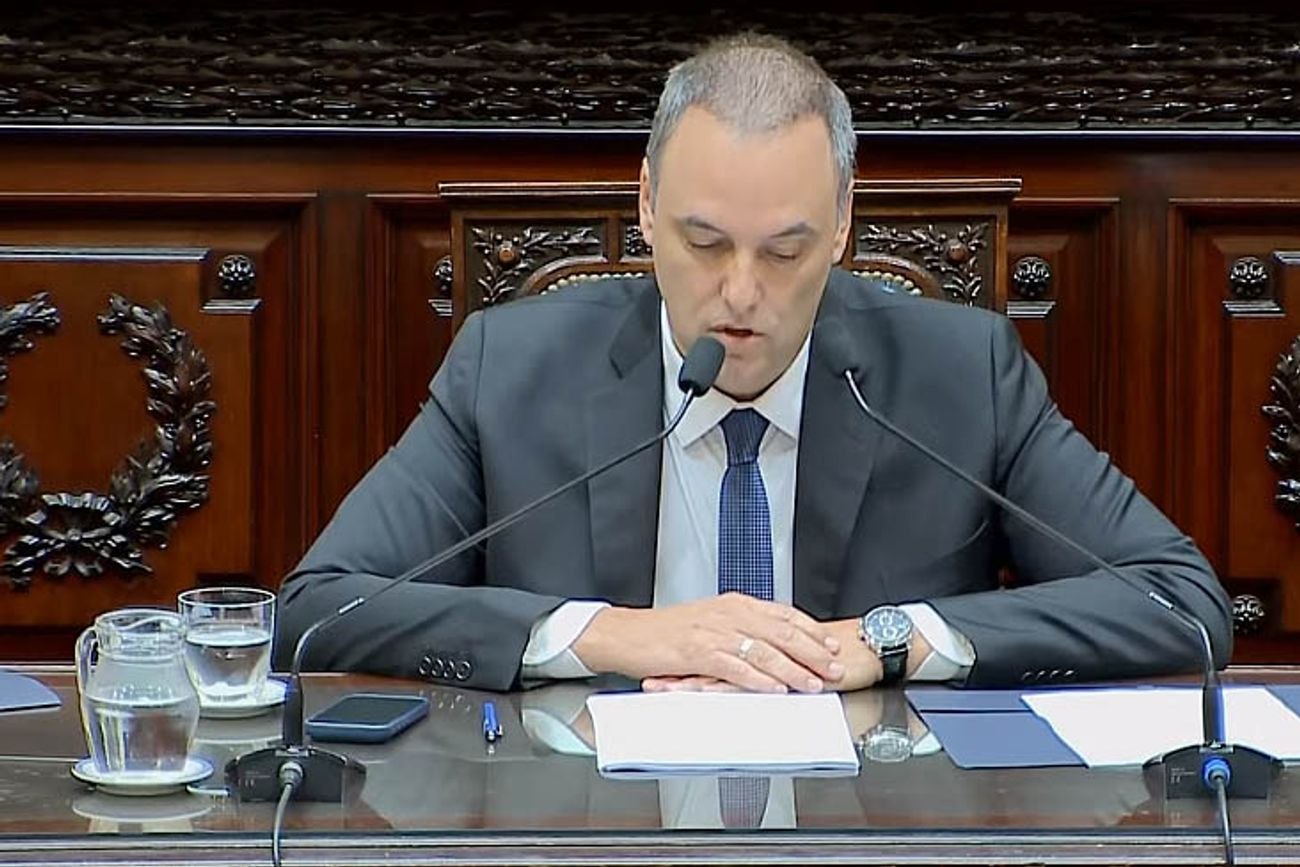 Manuel Adorni, jefe de Gabinete de Ministros, en el Congreso de la Nación.
