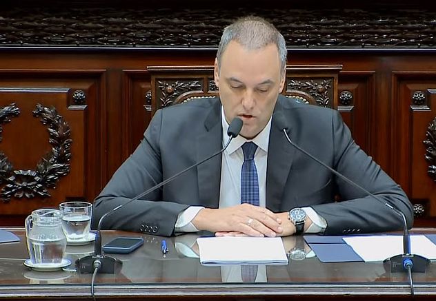 Manuel Adorni, jefe de Gabinete de Ministros, en el Congreso de la Nación.