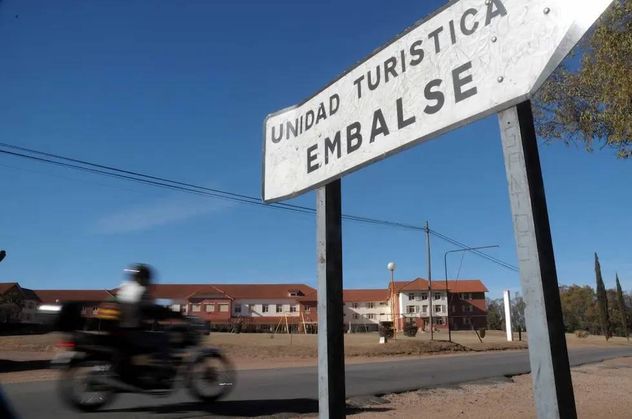 Embalse. Hoteles de la unidad turística estatal. 

