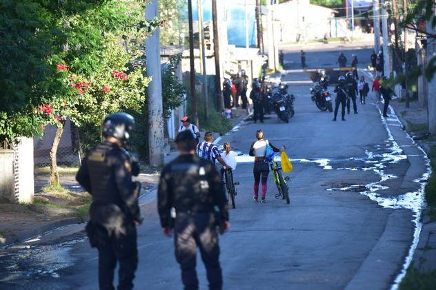 Operativo Policial en Barrio Bajo Pueyrredón por los disturbios por la muerte de Tomas Orihuela. 