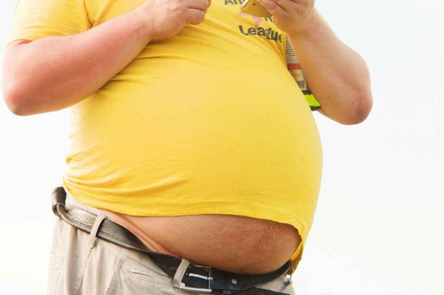 El exceso de peso abdominal, y no el IMC, es un predictor más fuerte del riesgo de insuficiencia cardíaca e inflamación.