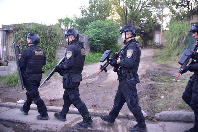 Operativo Policial en Barrio Bajo Pueyrredón por los disturbios por la muerte de Tomas Orihuela. 