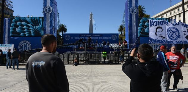 La CGT marcha este jueves hacia Plaza de Mayo en la previa del Día del Trabajador. 
